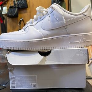 Nike White Sneakers Classic Air Force 1 Design